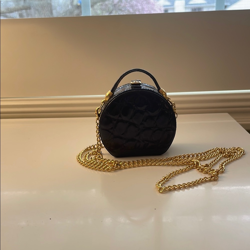 Elegant Black and Gold Women's Bag